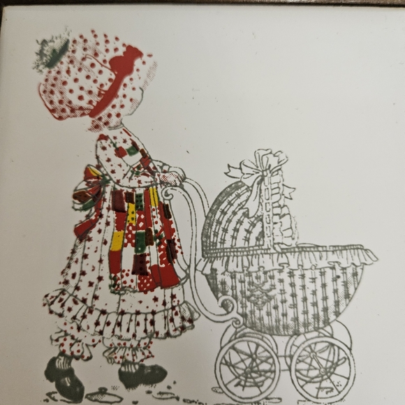 Vintage Holly Hobbie Tile Top Jewelry Trinket Box Red Felt Divided Insert - Picture 2 of 9